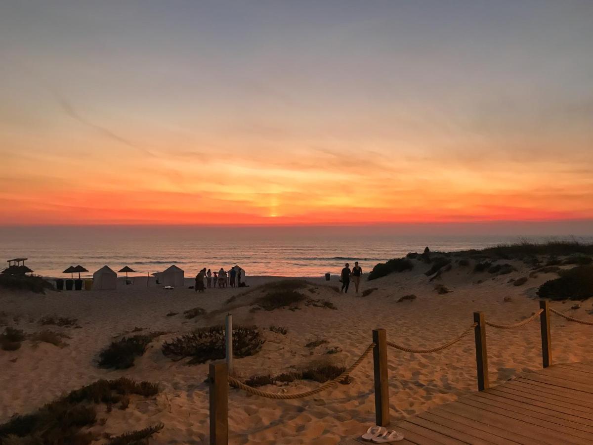 לוריניה The Far End Surf House - Surf & Yoga Holidays מראה חיצוני תמונה