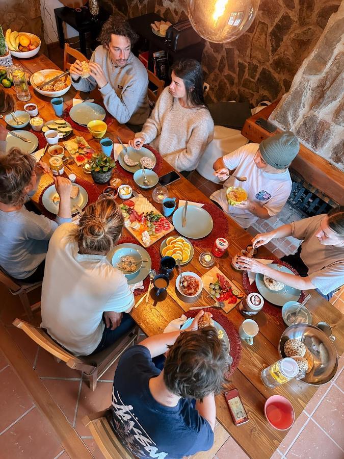 לוריניה The Far End Surf House - Surf & Yoga Holidays מראה חיצוני תמונה