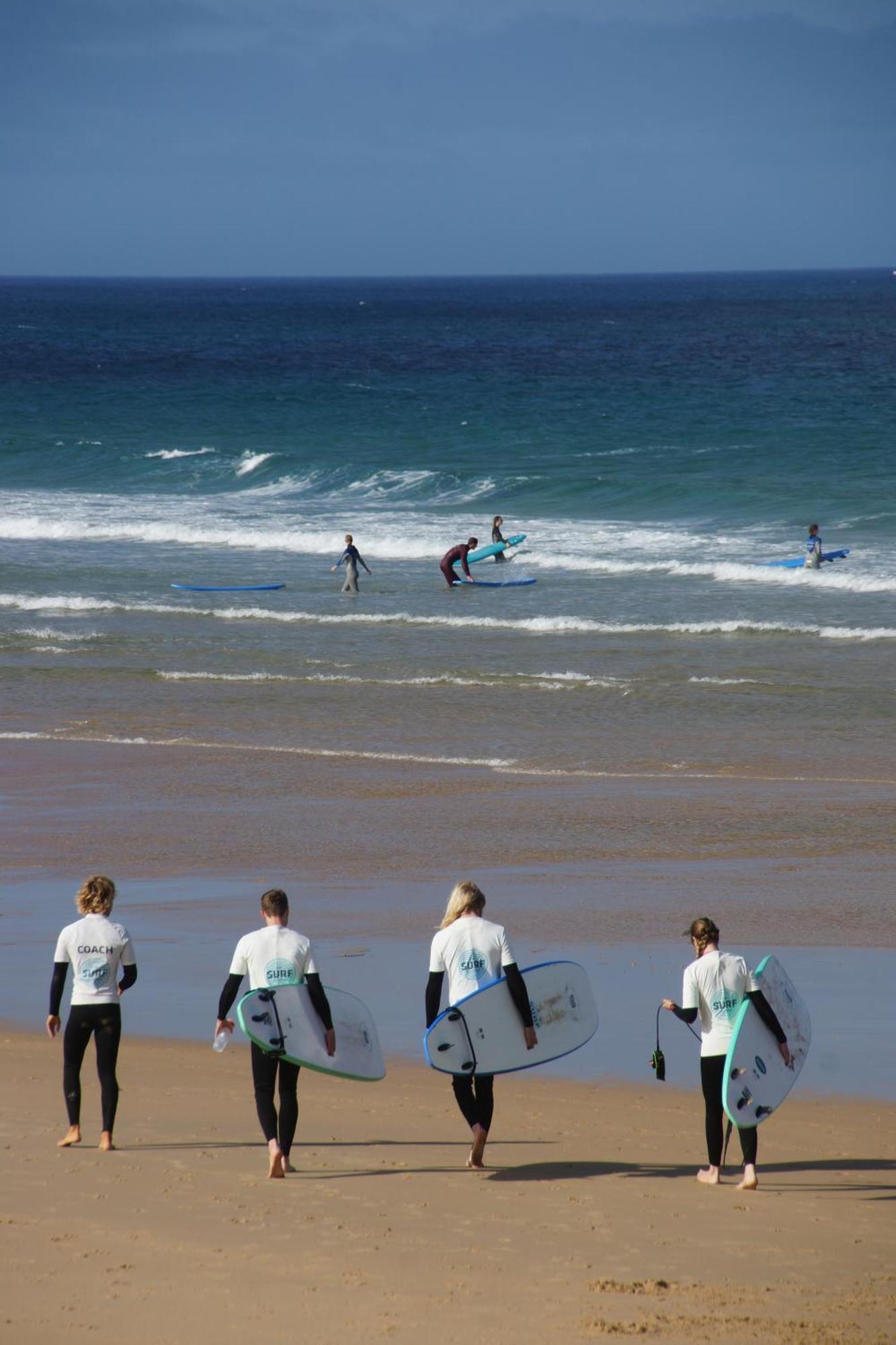 לוריניה The Far End Surf House - Surf & Yoga Holidays מראה חיצוני תמונה
