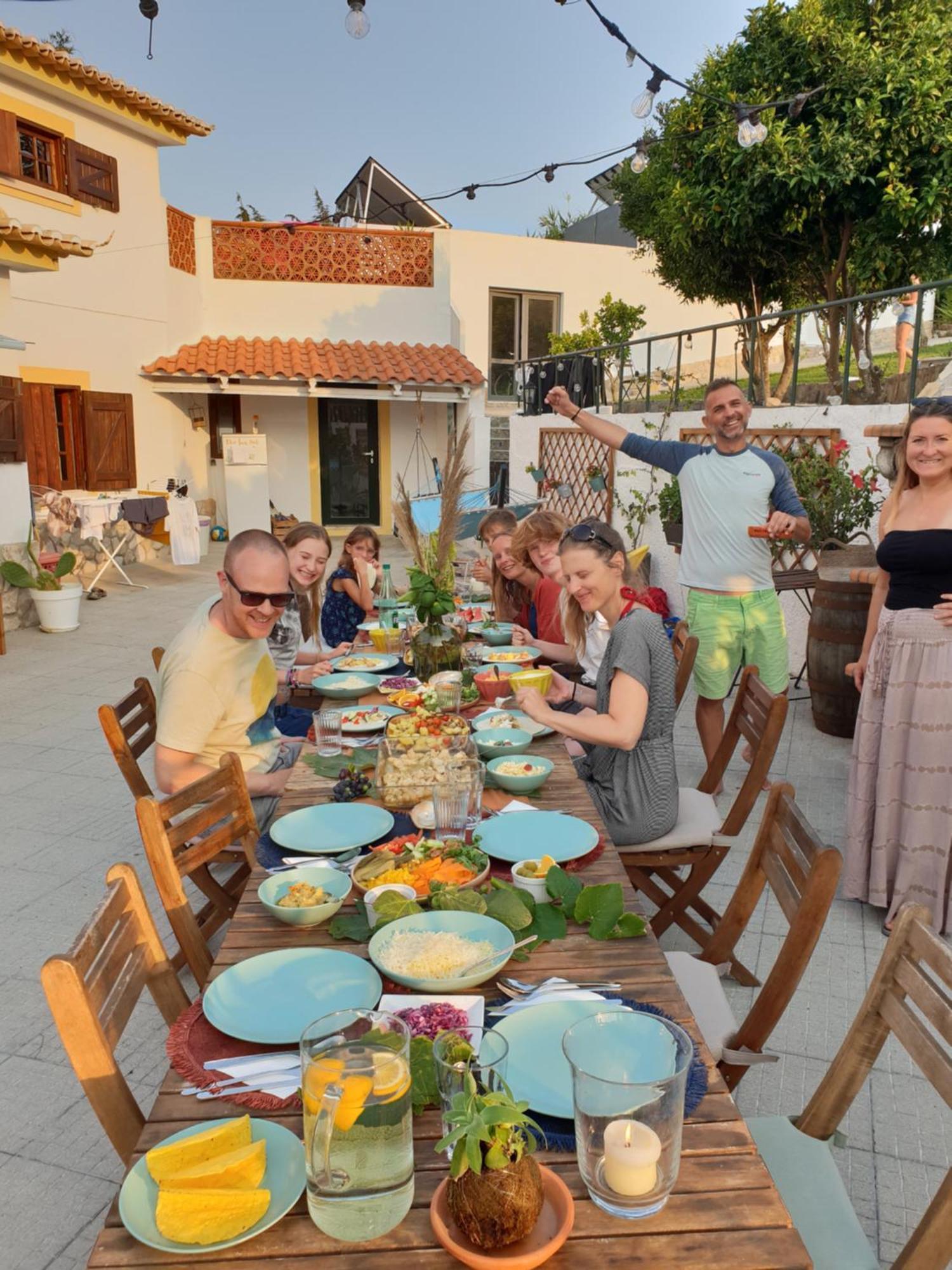 לוריניה The Far End Surf House - Surf & Yoga Holidays מראה חיצוני תמונה